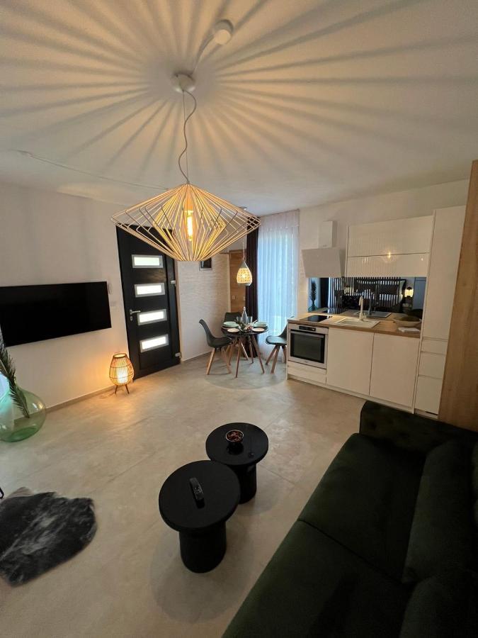 Apartmani Cube A Μεντουλίν Εξωτερικό φωτογραφία